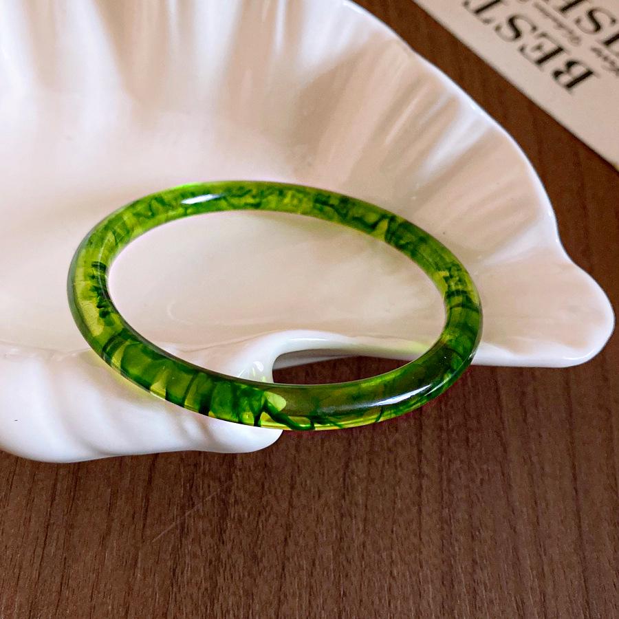 Elegant Geometric Resin Marbled Bangle - Chinese Style, Versatile Commuting Bracelet, Light Luxury Jewelry.