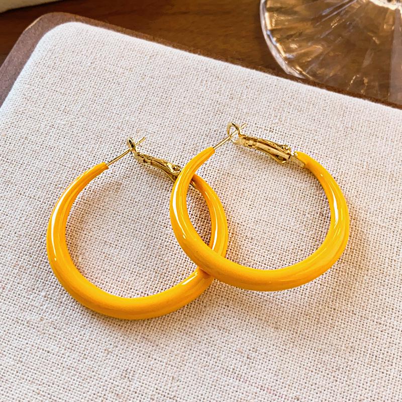 

2025 Желтые круглые серьги-пусеты класса люкс: Уникальный дизайн класса люкс для женщин