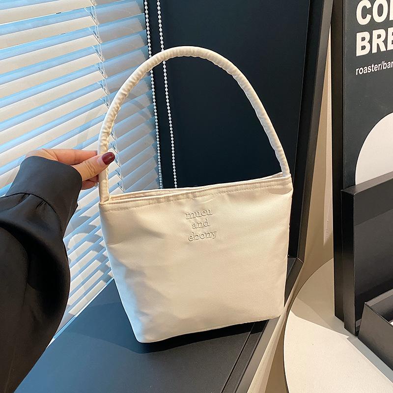 Korean souvenir bag 2025 new bucket bag women's simple casual versatile handbag nylon embroidery bag