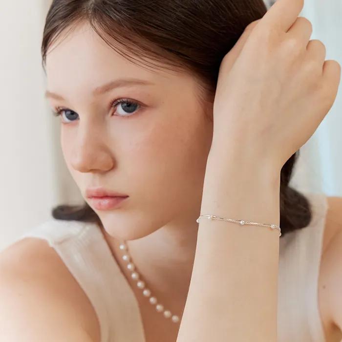 _Pearl shine chain layered bracelet
