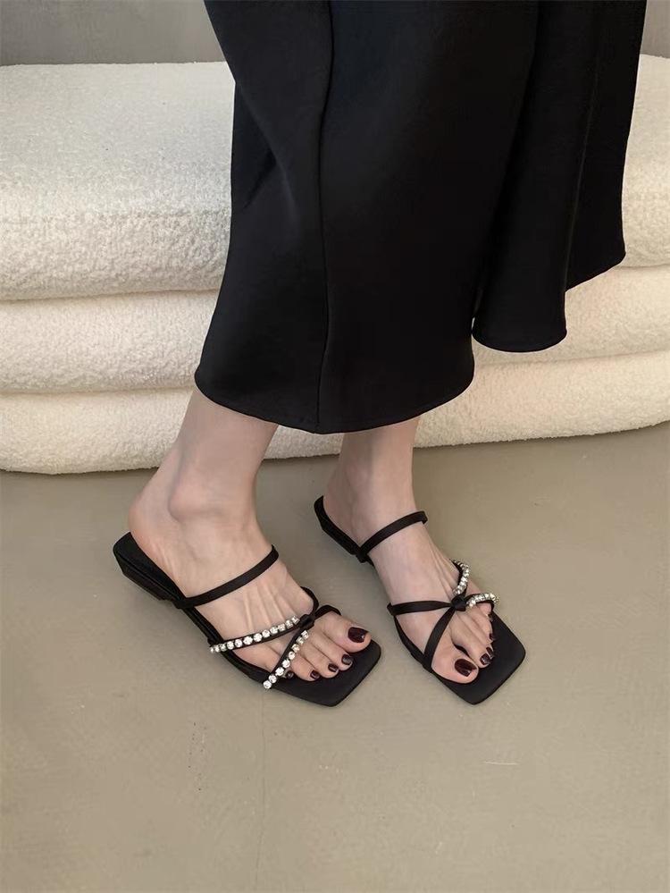 

French low-heeled open-toed square head beautiful slippers female summer wear versatile not tired feet fairy wind slope heel fashion sandals 40 чорний