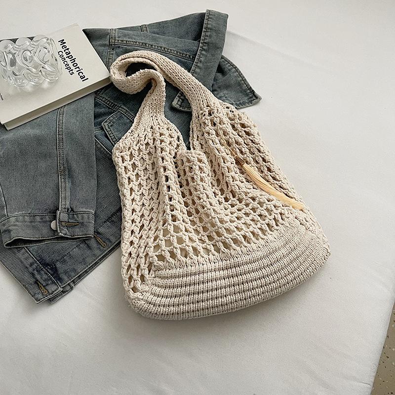 

2024 новая ретро плетеная сумка большой вместимости для поездок на работу повседневная однотонная простая вязаная сумка женская сумка-тоут