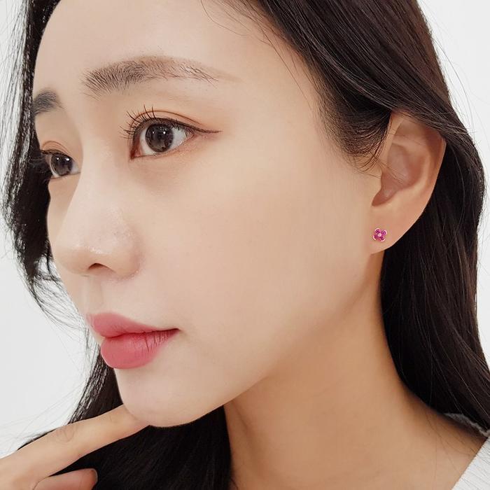 Savezone01 14K Ruby Clover Ear Piercing Gold Piercing Gep540 (S16003038) 2 pcs