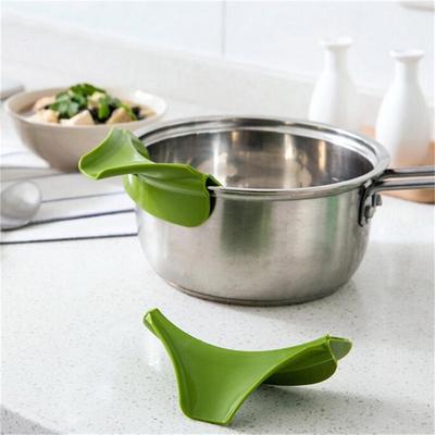 Silicone Slip On Pour Spout Bowls Pots & Pans,Drip Free Easy Pouring Kitchen Hot