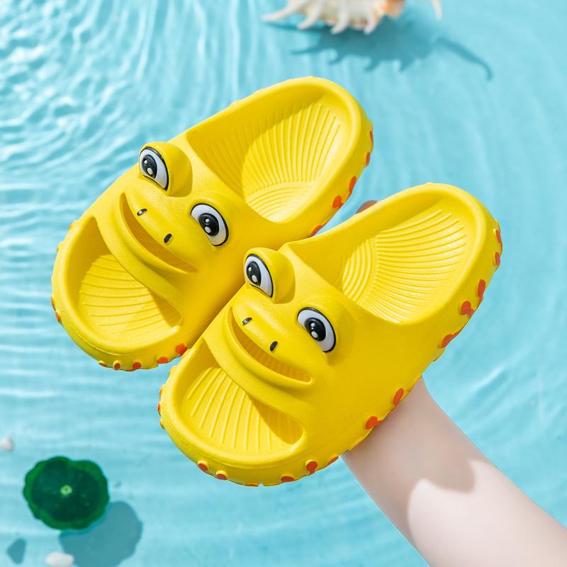 

Летние новые детские тапочки для девочек, обувь с рисунком лягушки, одно слово, мягкая подошва, средние детские нескользящие классные тапочки для мужчин 34/35 жёлтый
