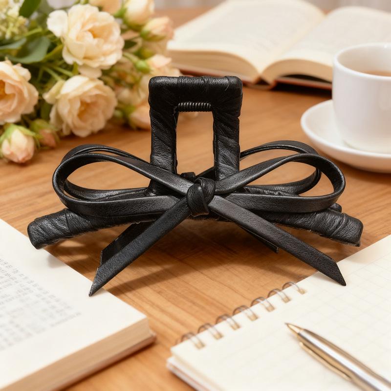 High-End Korean Style Leather Bow Large Claw Hair Clip for Women