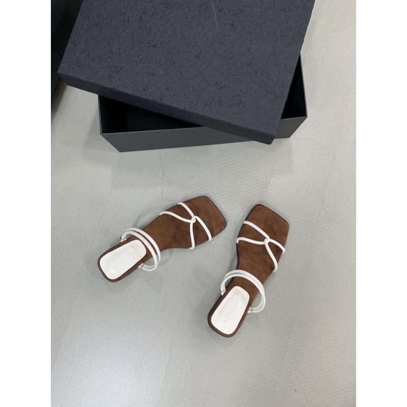 

Шлепанцы на грубом каблуке с перекрестными ремешками, женская летняя обувь 2025, новый темперамент, красивые сандалии для двух способов носки, французские серебристые сандалии 40