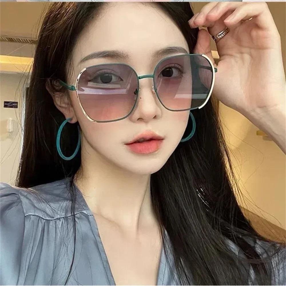 New Square Oversized Sunglasses Fashionable Sun Glasses for Women and Men UV Resistant Eyelasses Round Face Sunshades