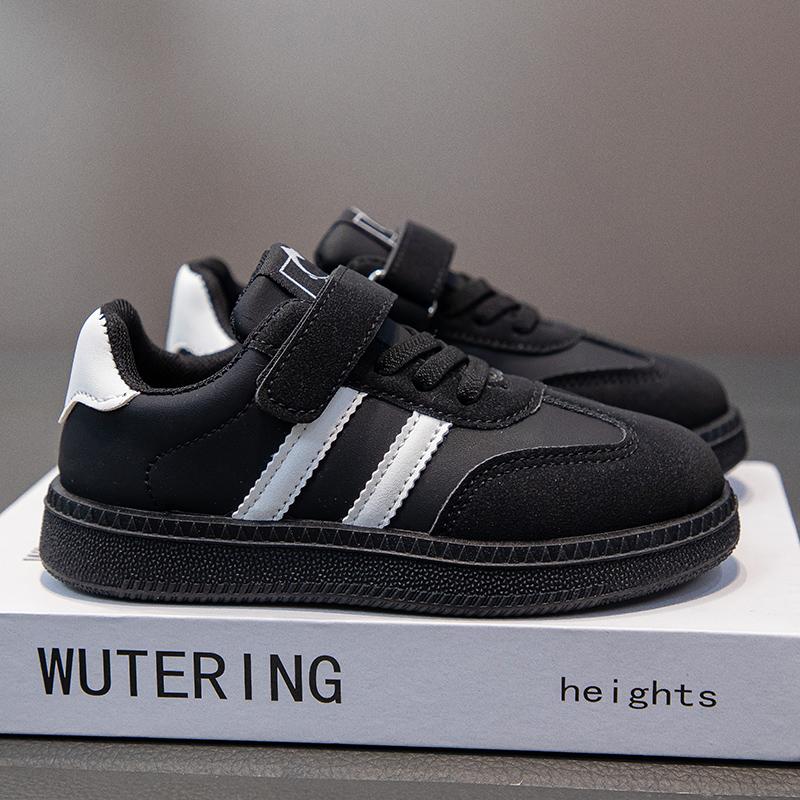 Mode Lätta Barn Skateskor Nya Vår Pojkar Halkfria Sportskor Andningsbara Tränings Löpning Mode Sneakers