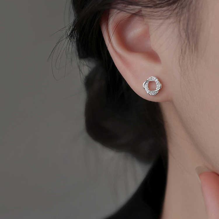 Geometric stud earrings light luxury ear hole earrings niche high sense design style versatile simple earrings