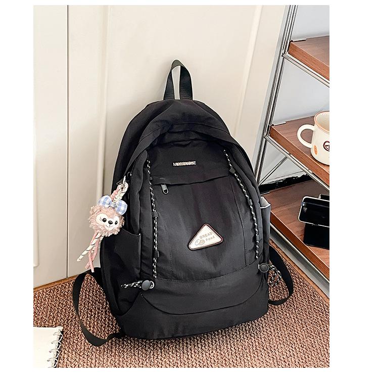 Simple schoolbag, Korean contrasting colors, new schoolbag, light travel and leisure backpack, high value, dirt-resistant