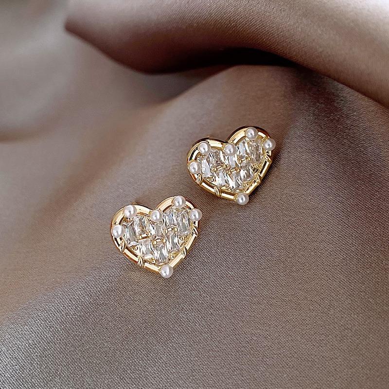 S925 temperament zircon beloved heart earrings new trendy simple women's small stud earrings high-end earrings fashion
