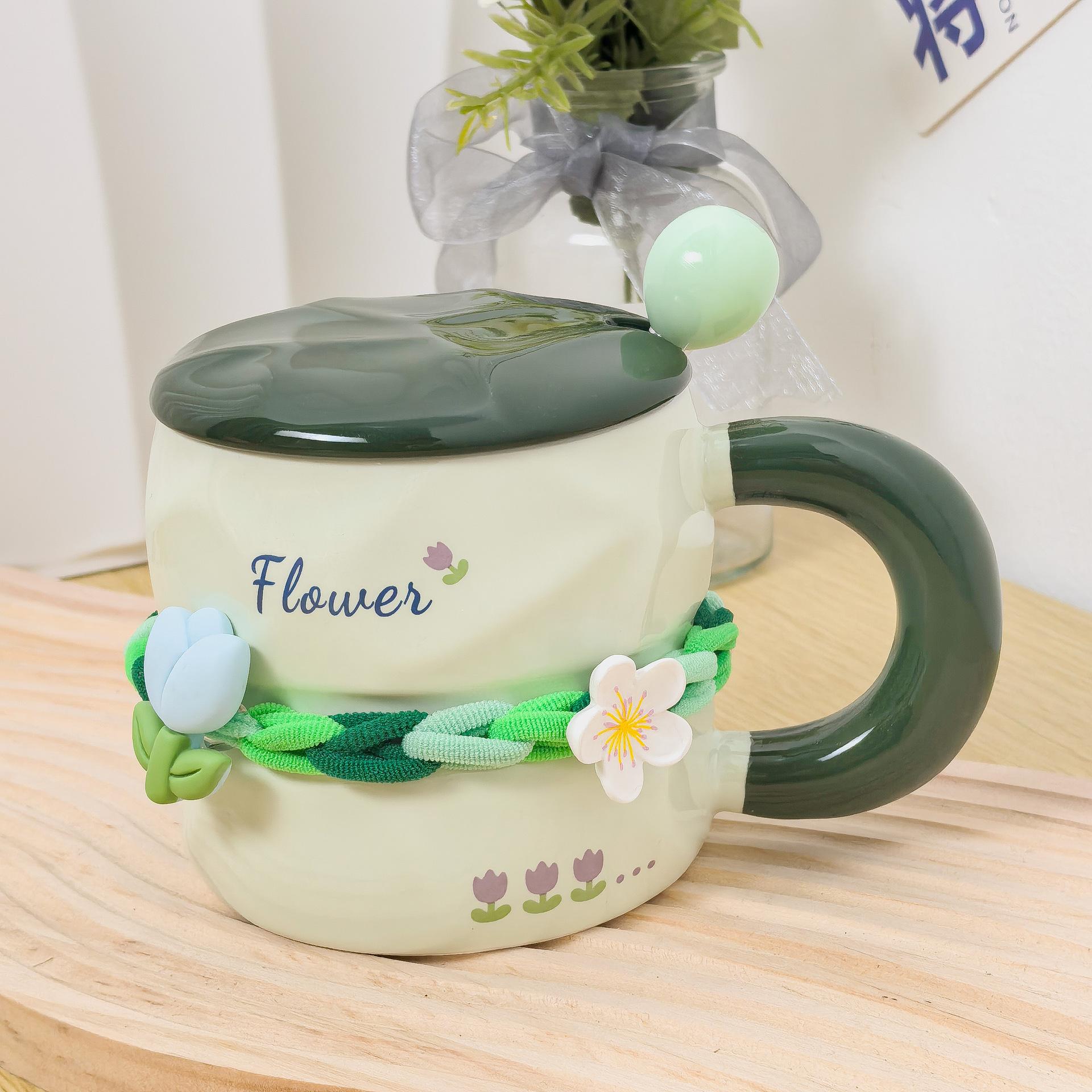 

Креативная кружка Женская чашка для воды с крышкой Керамическая чашка «Тюльпан» Высококачественный внешний вид с крышкой и ложкой Подарочная коробка Высокий класс 301-400ml