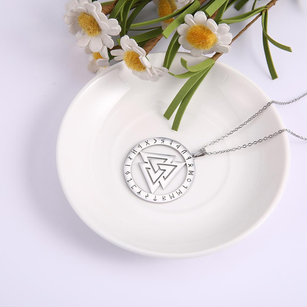 LIKGREAT Nerezová ocel Triskele Triskelion Náhrdelník Viking Runy Přívěsek Náhrdelník Severský Valknut Šperky Spirální Amulet