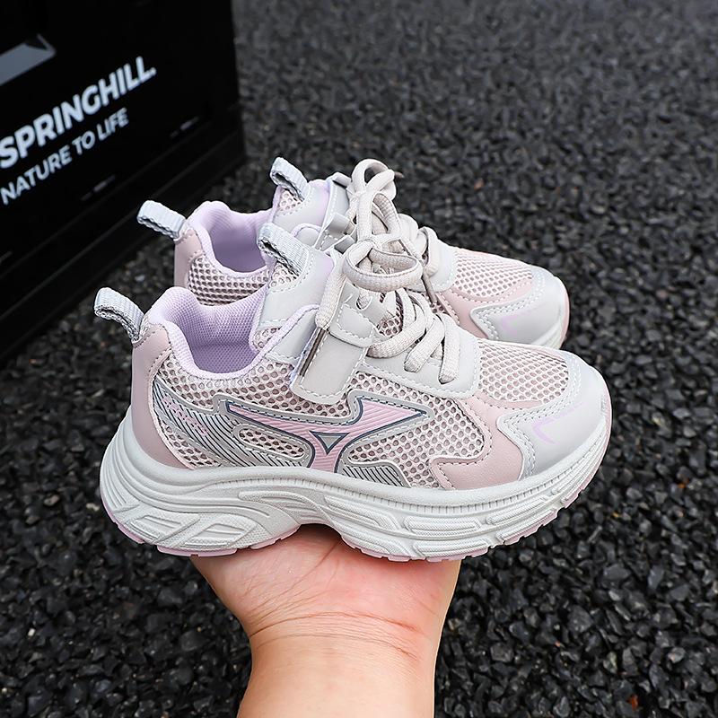 

Детские кроссовки на мягкой подошве 2025 весна-осень новые дышащие сетчатые кроссовки для бега обувь для детей среднего и старшего возраста спортивная обувь для девочек 26