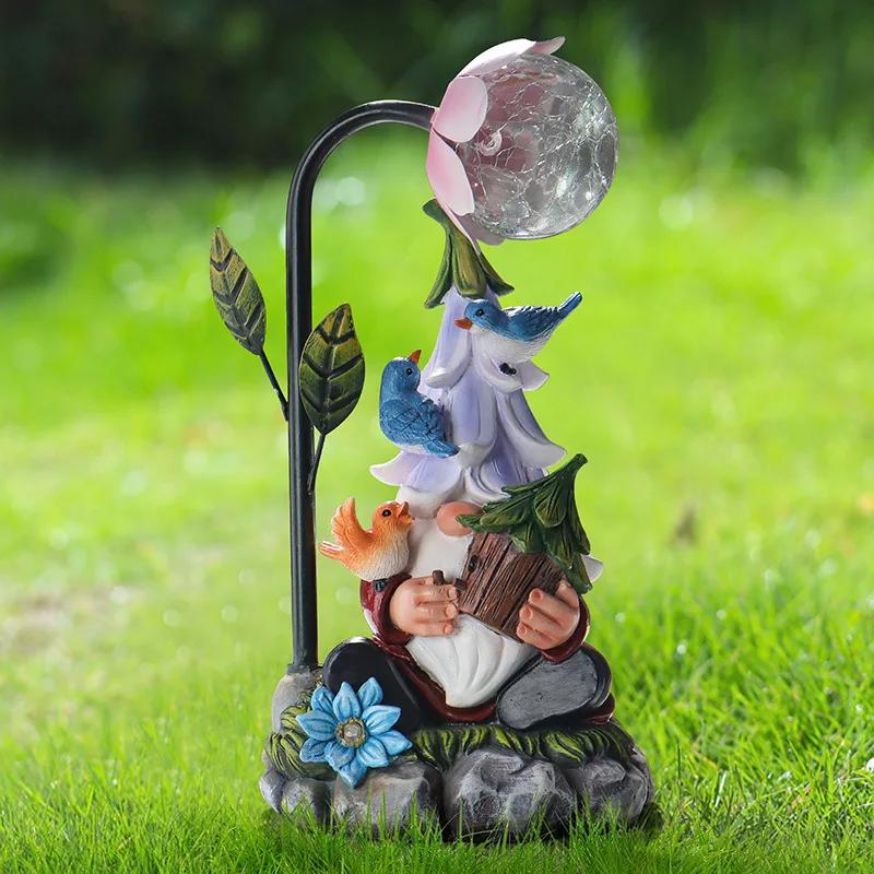 Home Decoration Accessories Garden Statues Sculptures Resin Gnome Figurine Solar Led Lights for Indoor Outdoor Patio Yard Lawn
