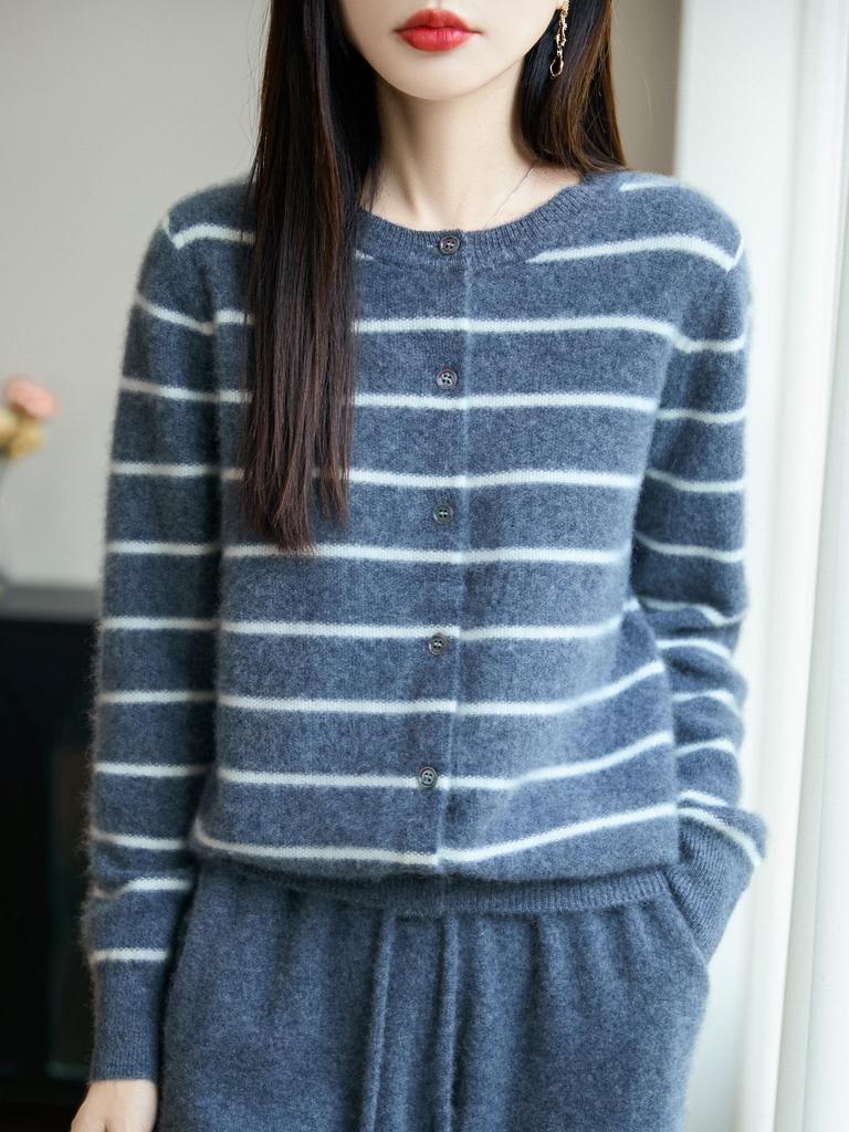 2025 Autumn Striped Wool Round Neck Cardigan - Soft, Fluffy, Age-Reducing Knitwear Sweater Coat.