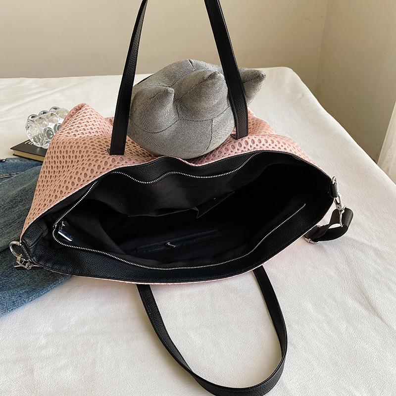 Travel Bag Large Capacity Mesh Fashion Doll Shoulder Bag Personality Hot Girl Casual Crossbody Bag Women's Tote Large Bag