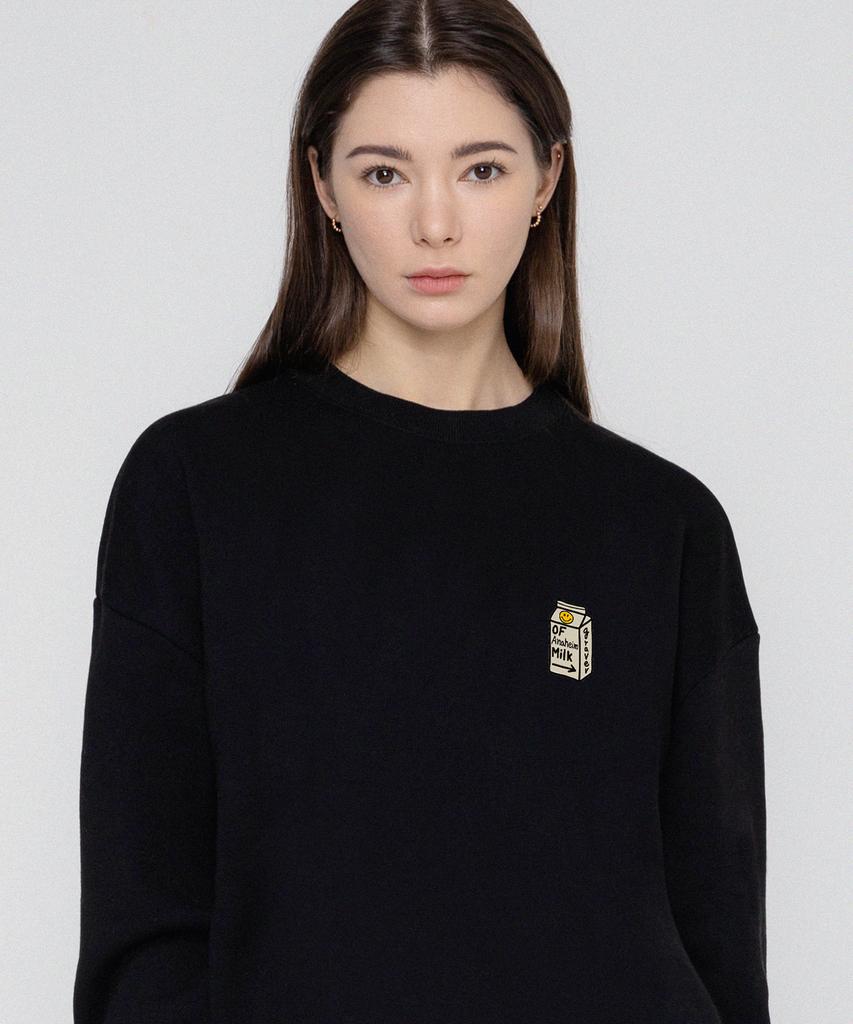 GRAVER [Unisex] Dot Smile Small Milk Pack Sweatshirt_Black
