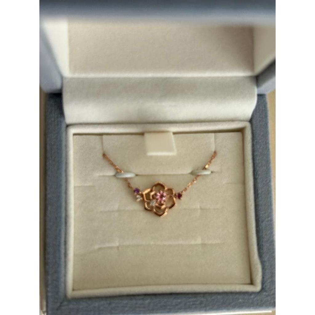 Used Canal 4 flower necklace