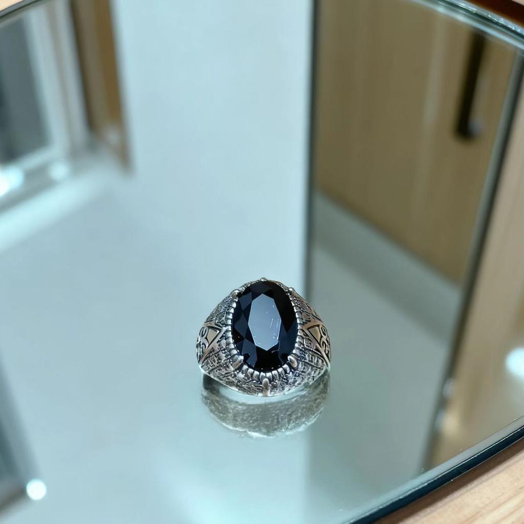 Factory Jewelry Hip Hop Exaggerated Rings Antique Distressed Fingers Men'S Personality Black Gemstone Rings