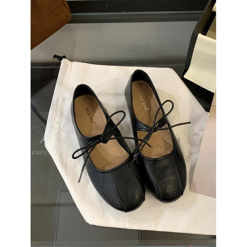Retro Style Square Head Pleated Shallow Mouth Single Shoes Women's 2025 Spring and Autumn New Bow Hollow Flat Mary Jane Shoes