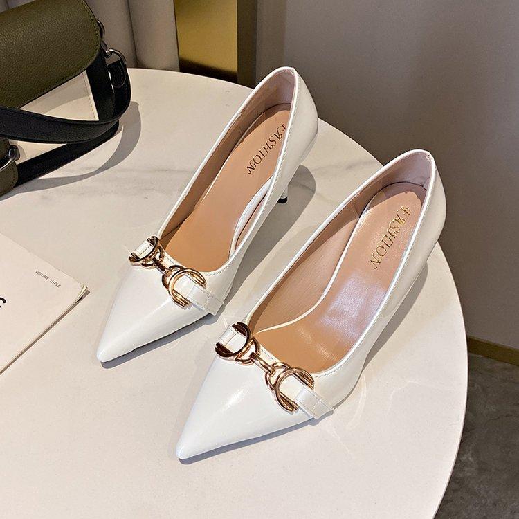 

Модные туфли на высоком каблуке 8 см для женщин, свадебные туфли-лодочки, женские роскошные дизайнерские модные туфли из кожи на шпильке с металлической цепочкой, большой размер 43 35