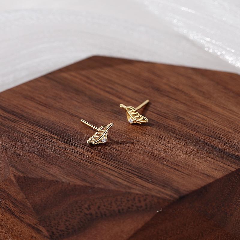 Exquisite Leaf Earrings for Women with Small Ins Design Feather Earrings