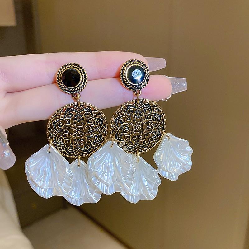 Silver needle French retro flower pearl fringed earrings personality sweet temperament stud earrings women
