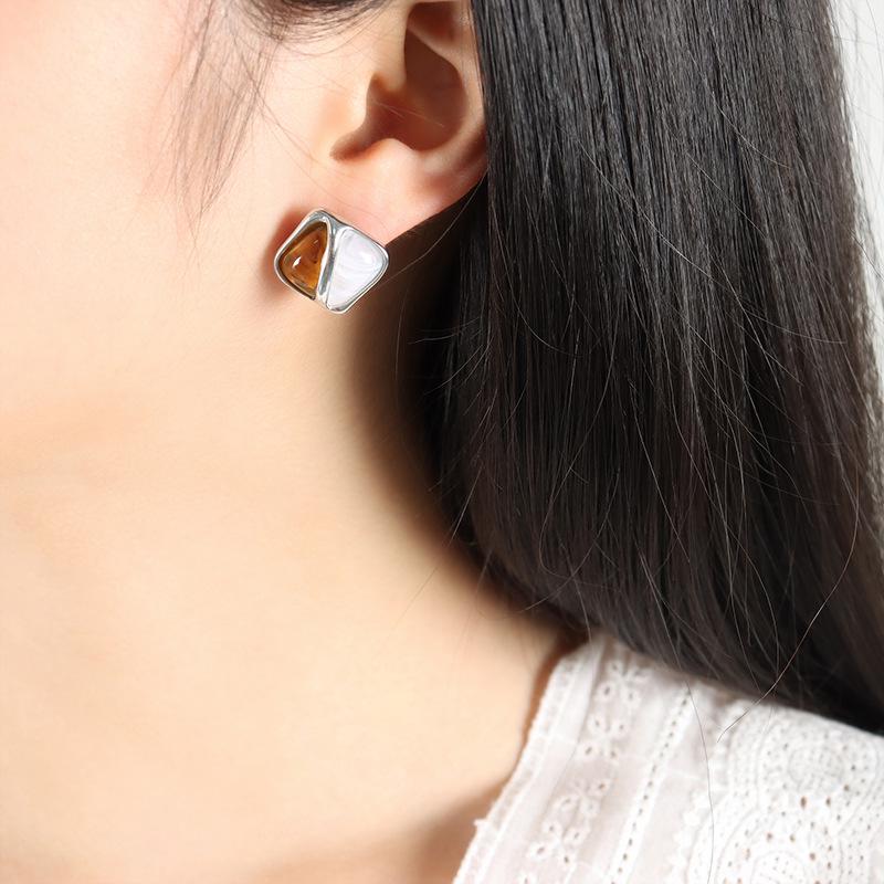 French Court Style Geometric Inlaid Gold-Plated Resin Earrings: Elegant Jewelry for Women