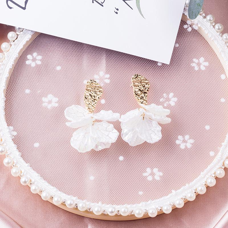 

925 Silver Needle Colorful Crackle Shell Flower Earrings with Pearlescent Finish