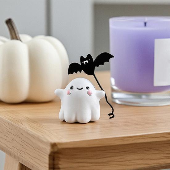 Cute Resin Ghost Statue Walking Dog Figurine, Holding Bat Balloon Statue, Spooky Halloween Children Room Desktop Decor Decor, Mini Stable Base
