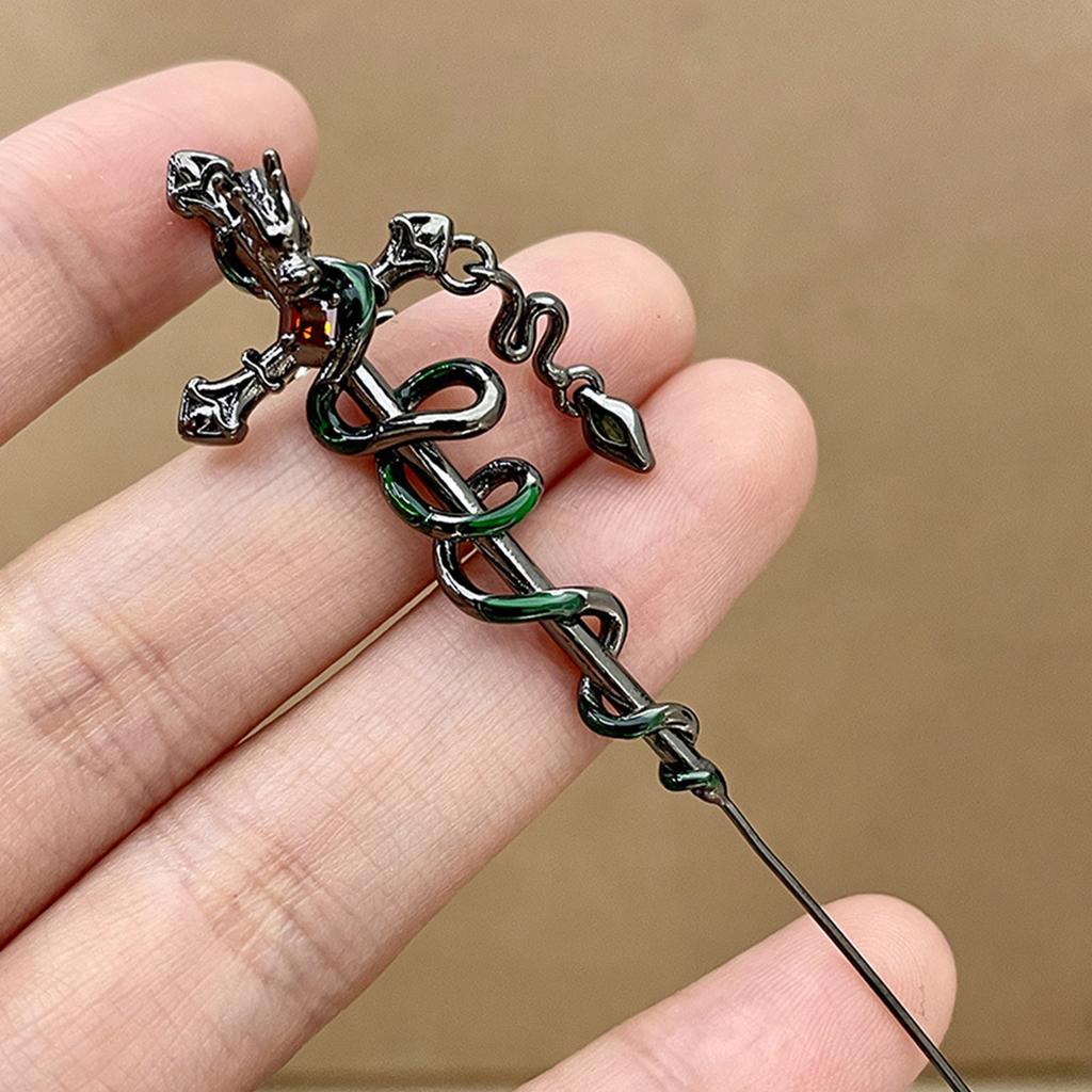 Sophisticated Green Snake Wrap Earrings Eye Catching Crosses Ear Cuff Adornment Fashion Jewelry for Fashion Individuals