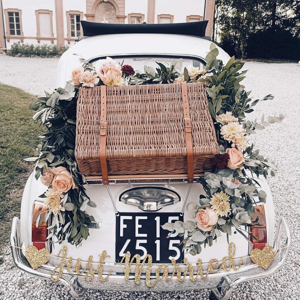 Pre-strung Just Married Banner - No DIY - Gold Glitter Wedding Party Banner in Script - Pre-strung Garland on 6 ft Strand - Gold Wedding Reception