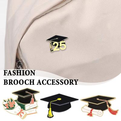 Bekarlık Şapkası Tasarımlı Çinko Alaşımlı Broş Zarif Yağ Damlatma İşlemeli Şapka