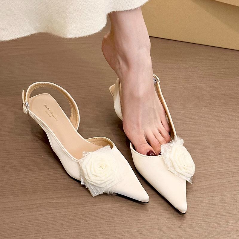 Vílí zelená růže! Jemné saténové růžové tašky hlava prázdné sandály dámské 2025 jaro a léto temperament jehlové boty