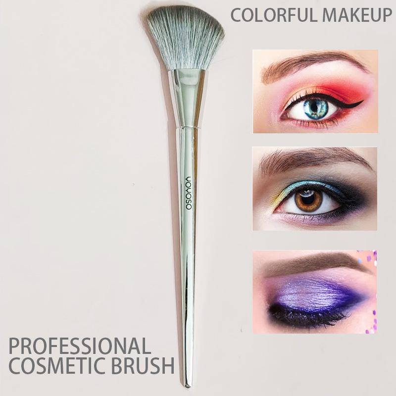 

Sleek Makeup Brush Set: Soft Bristles for Eyeshadow, Blush & Contouring - Ideal for Beginners серебряный