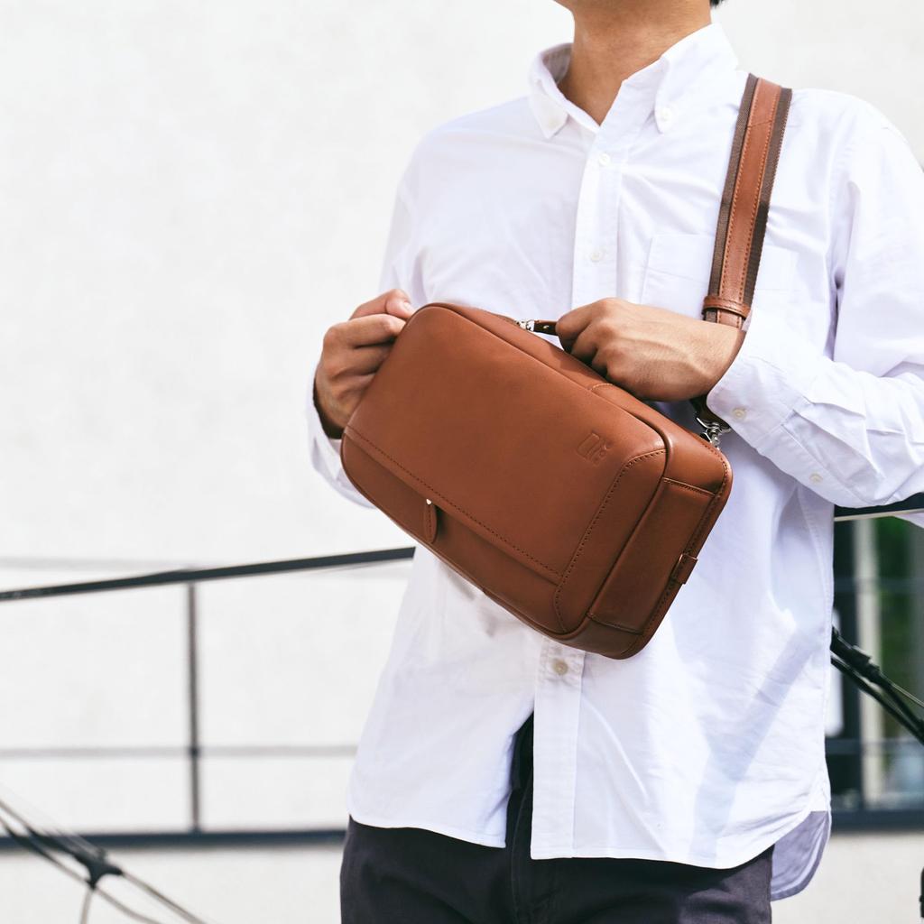 epe Men's Genuine Leather Body Bag, Large Capacity, Designer Shoulder Bag, Popular for Men in Their 40s and 50s (Navy)