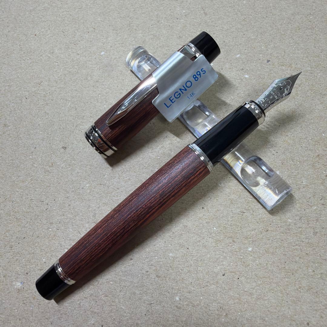 discontinued PILOT Legno 89s fountain pen F red