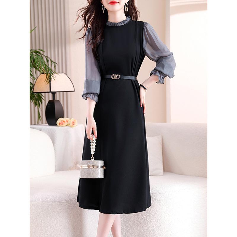 Langarmkleid Damen Herbstkleidung 2025 Neue Frühherbst-Kaffeepause Französisches Hepburn-Stil Temperament Dünnes kleines schwarzes Kleid