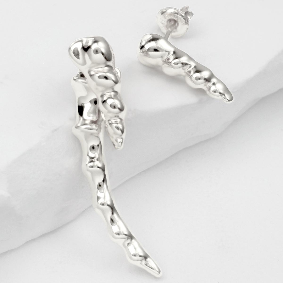 UNOde50 2025 Shiny Asymmetrical Stud Earrings for Women - Light Luxury Retro Design