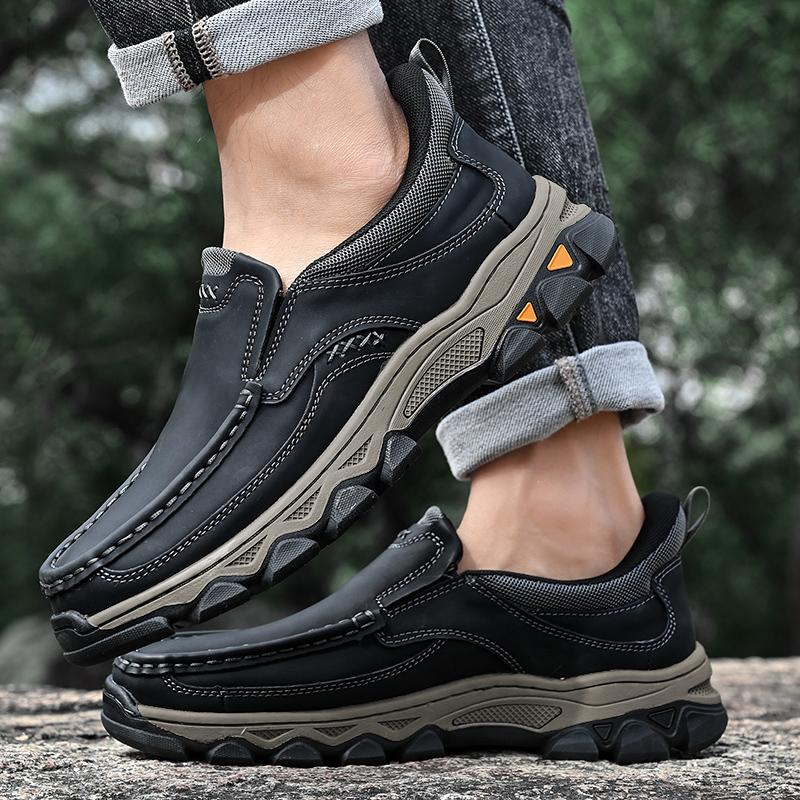 Fashion Classic Leather Man Outdoor Walking Shoe 2025 New Male Slip on Loafers Mens Handmade Casual Leather Shoes Fashion Business Shoes