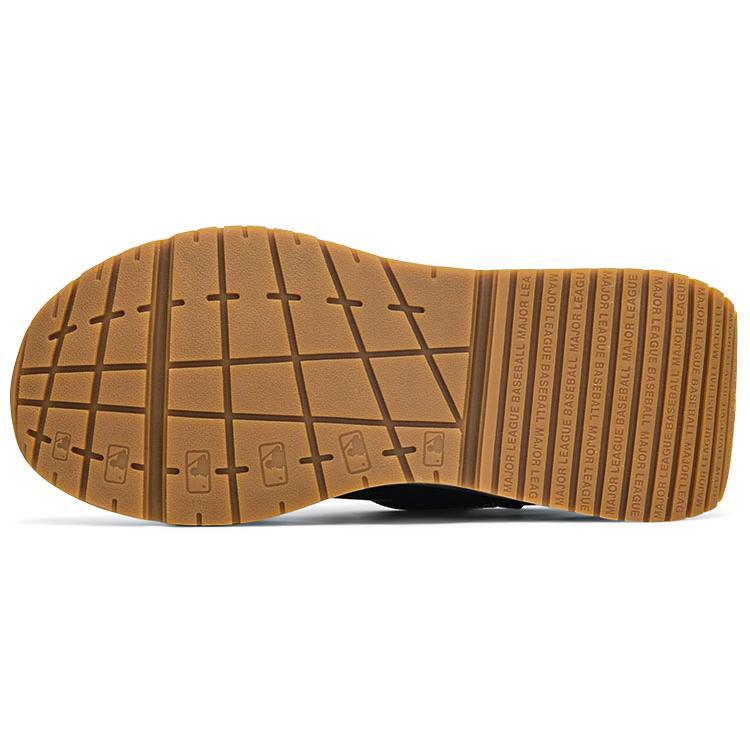 New MLB Chunky Runner New York Yankees Anti Slip And Wear Resistant Height Increasing Low Top Chunky Sneakers Unisex Black 3ASHCRR3N-50BKS