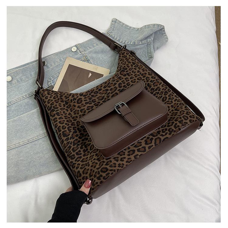 

Леопардовый принт ретро популярный 2025 новый высококачественная текстура сумка для поездок женская мода однотонная простая на плечо сумка-тоут