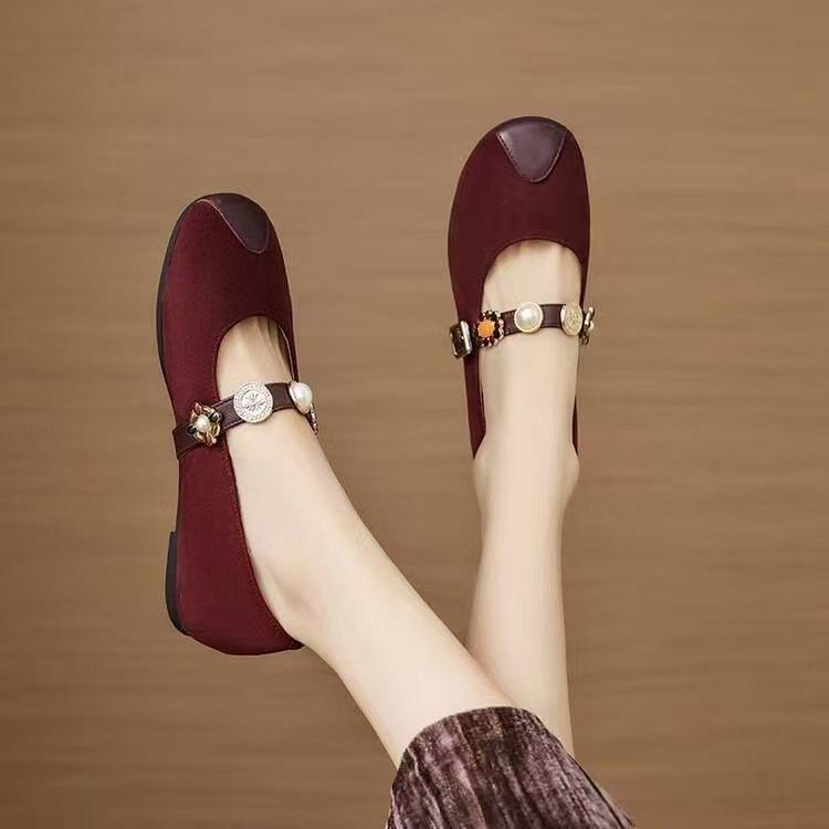 

Retro French single shoes women s 2025 new spring and summer Mary Jane women s shoes niche design sense pearl flat beanie shoes 40