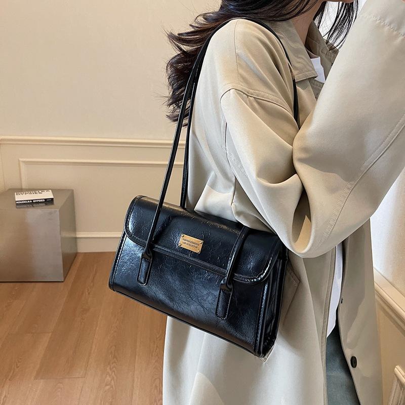 Retro niche commuter underarm bag women's 2025 new fashion shoulder bag simple and versatile handbag