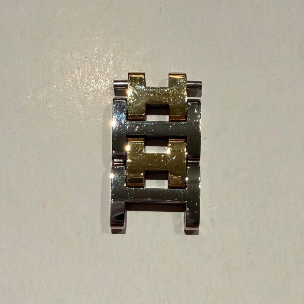 Used Hermes Clipper piece, glossy surface, old style screws, 2 pieces