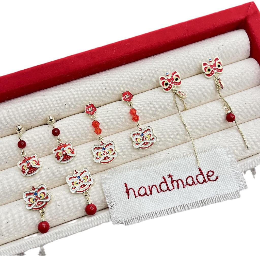 Elegant Red Lion Earrings: Festive New Year Design