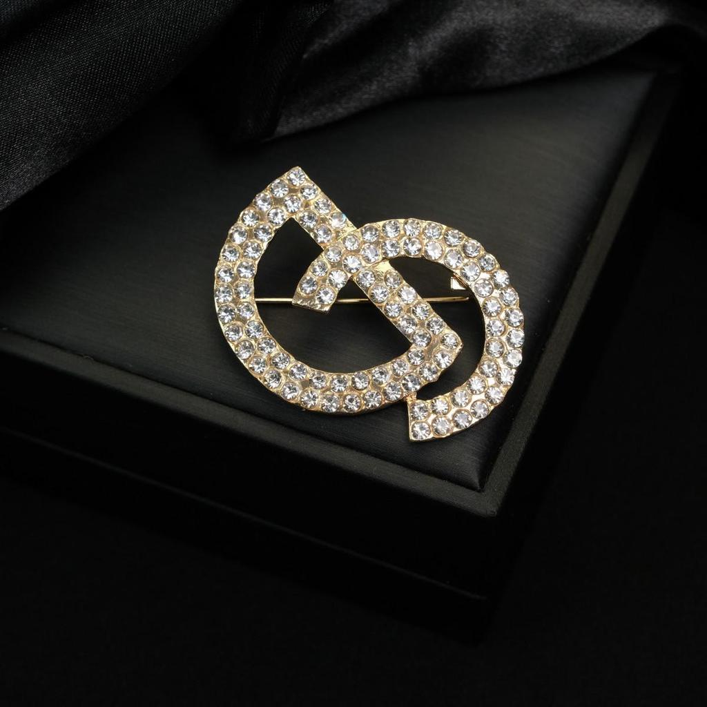 Gold & Diamond Vintage Butterfly Brooch - Versatile Women's Pin Jewelry