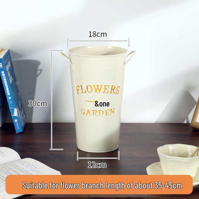 

Большая ретро-ваза из жести для напольных цветочных композиций и зеленых растений, декор в стиле легкой роскоши для гостиной.